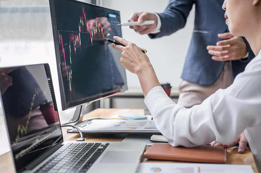 McNamara Options maintains working operations at the CME Group and ICE Exchange. mcnamara-options-futures-options-cme-group